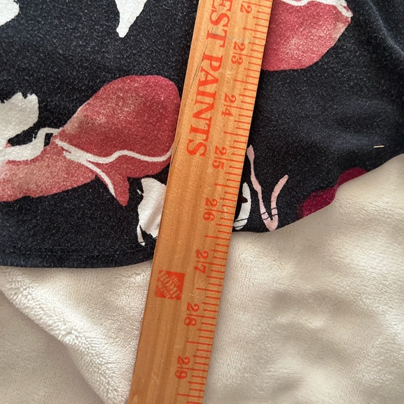 - Alfani top. Size Large short sleeve top. Pink shades and black.366 - Picture 2 of 7